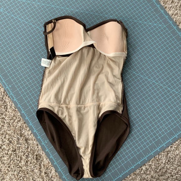 La Blanca by Rod Beattie Brown One Piece Bathing Suit size 8 Flattering - Picture 9 of 11